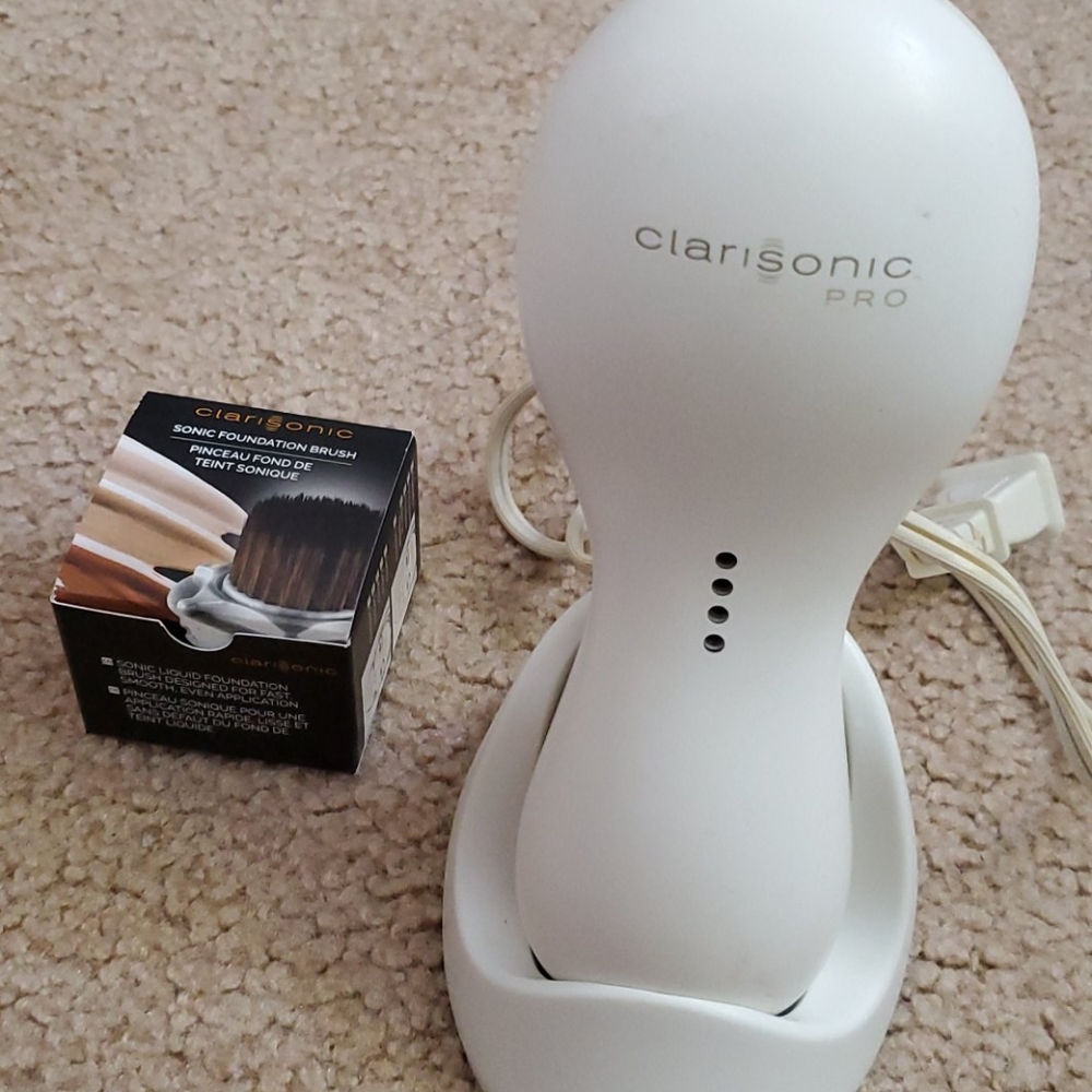 Clarisonic Pro with 1 foundation brush